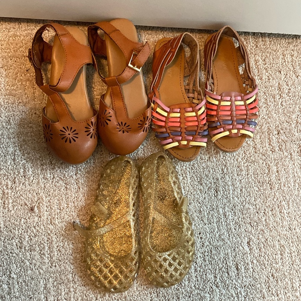 Set of 3 old navy girls shoes. Clogs and sandals size 12, jelly’s size 11. GUC